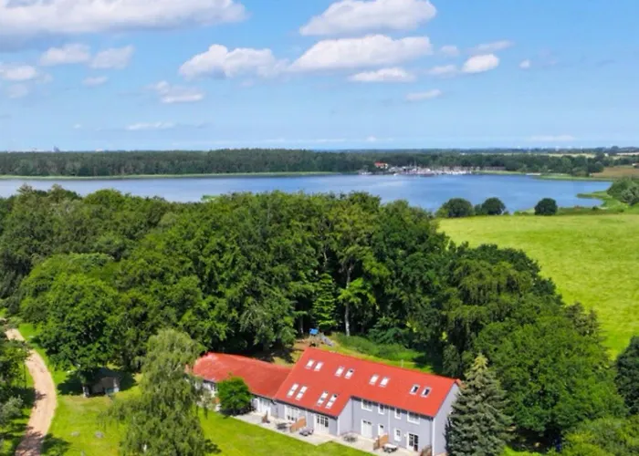 Naturoase Inmitten Von Wald Und Wasser *